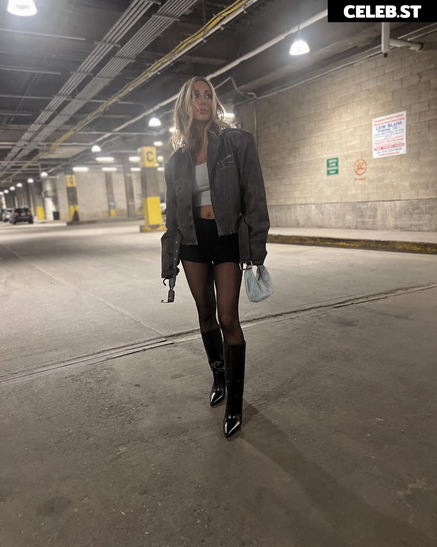 WWE Carmella Image 24244225