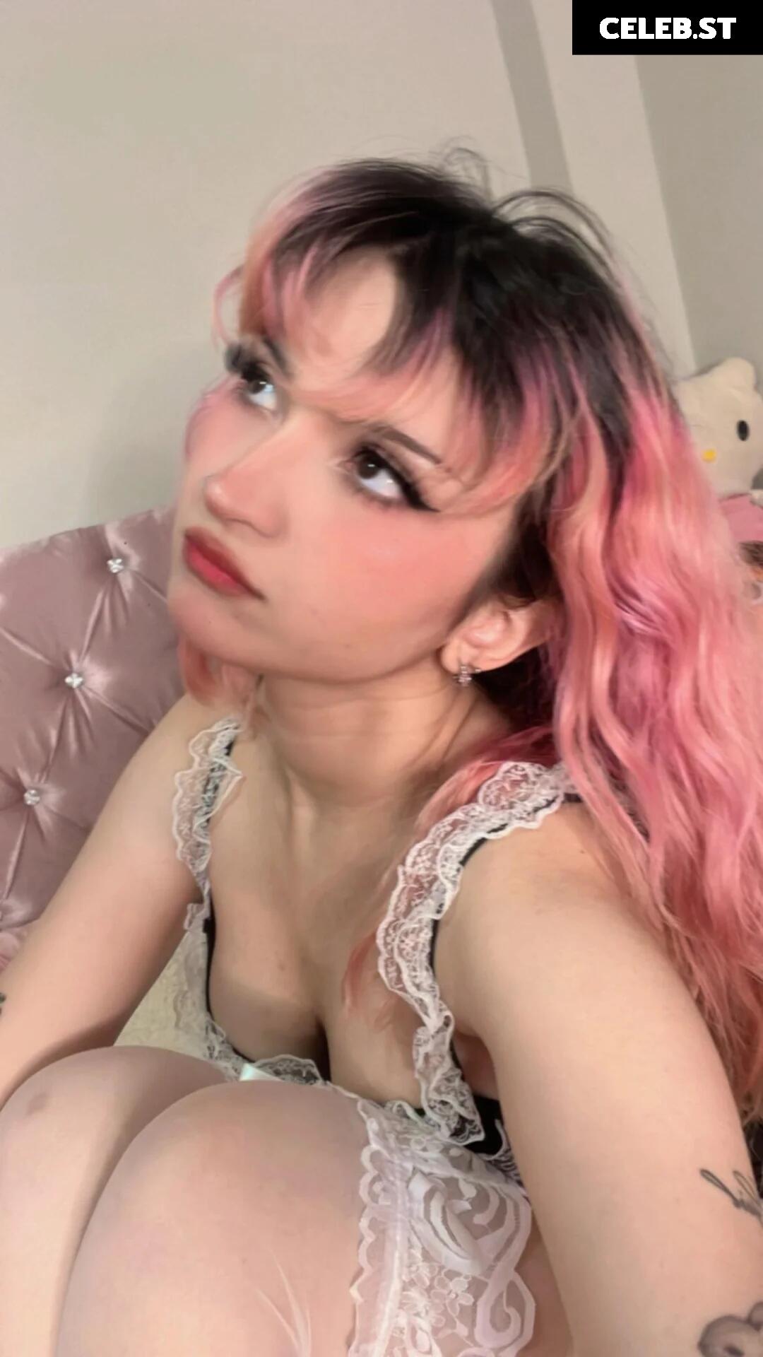 Lilcutiecherie/angelicwaifu_ Image 24229592