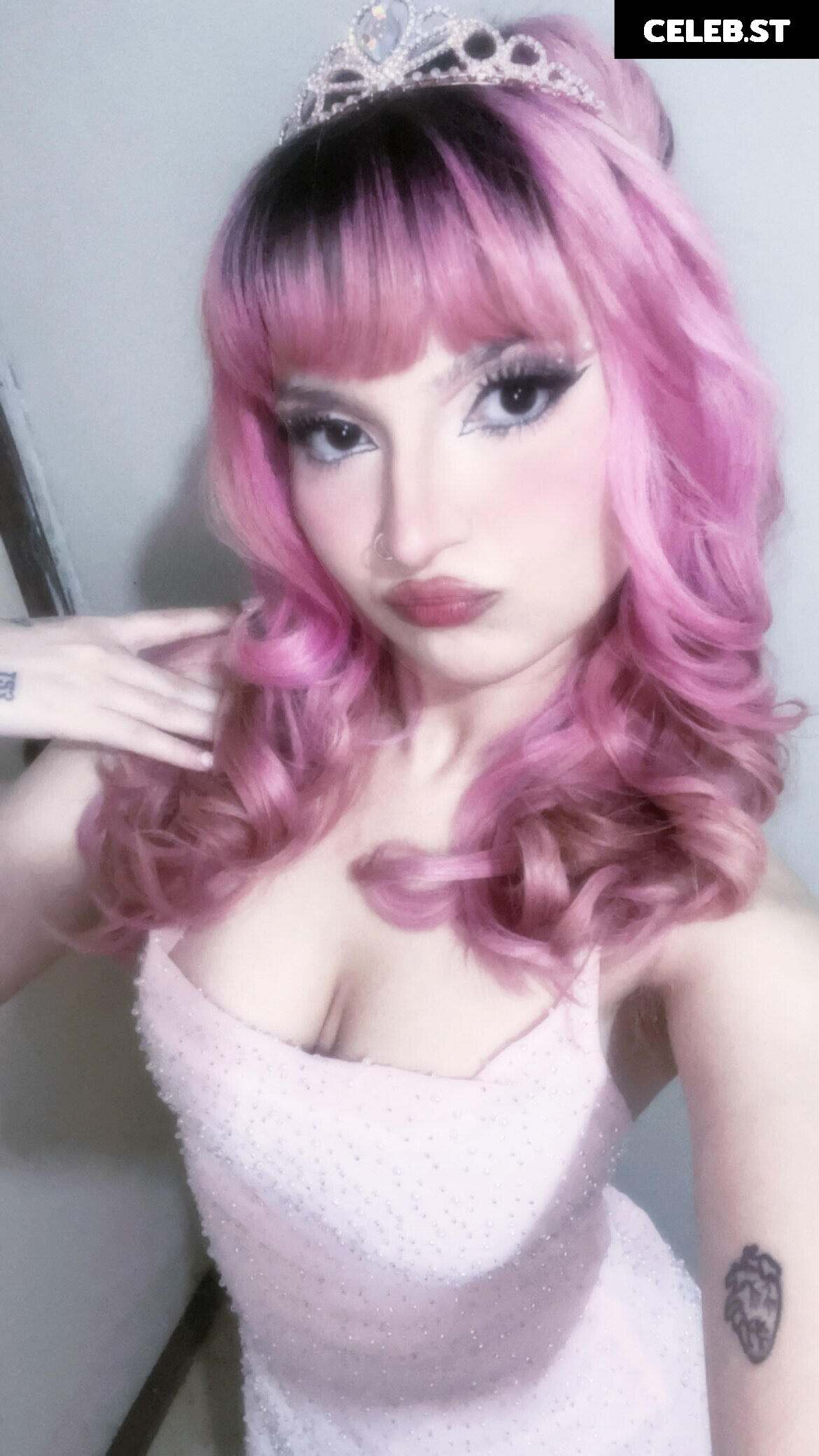 Lilcutiecherie/angelicwaifu_ Image 24229591