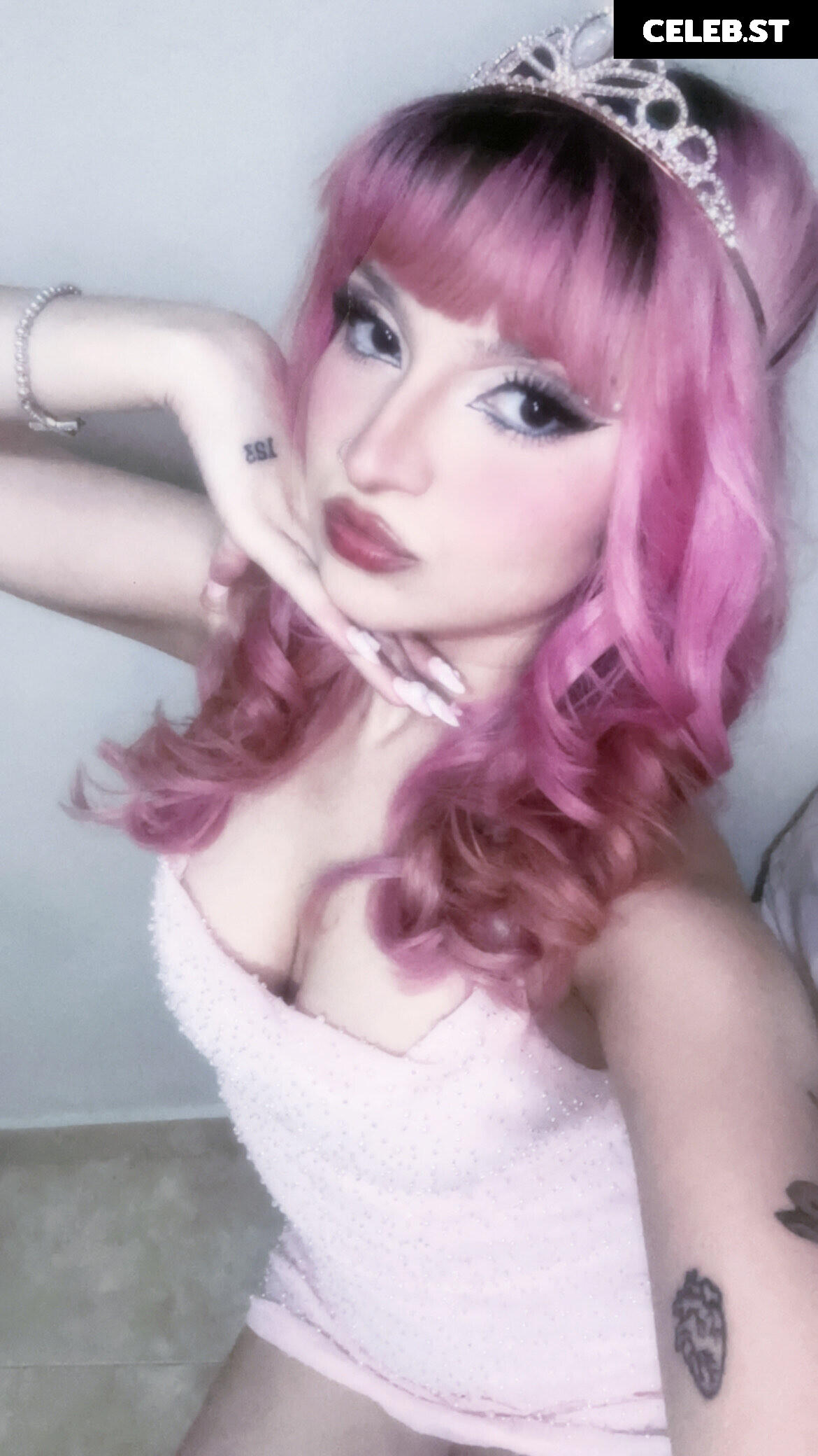 Lilcutiecherie/angelicwaifu_ Image 24229590