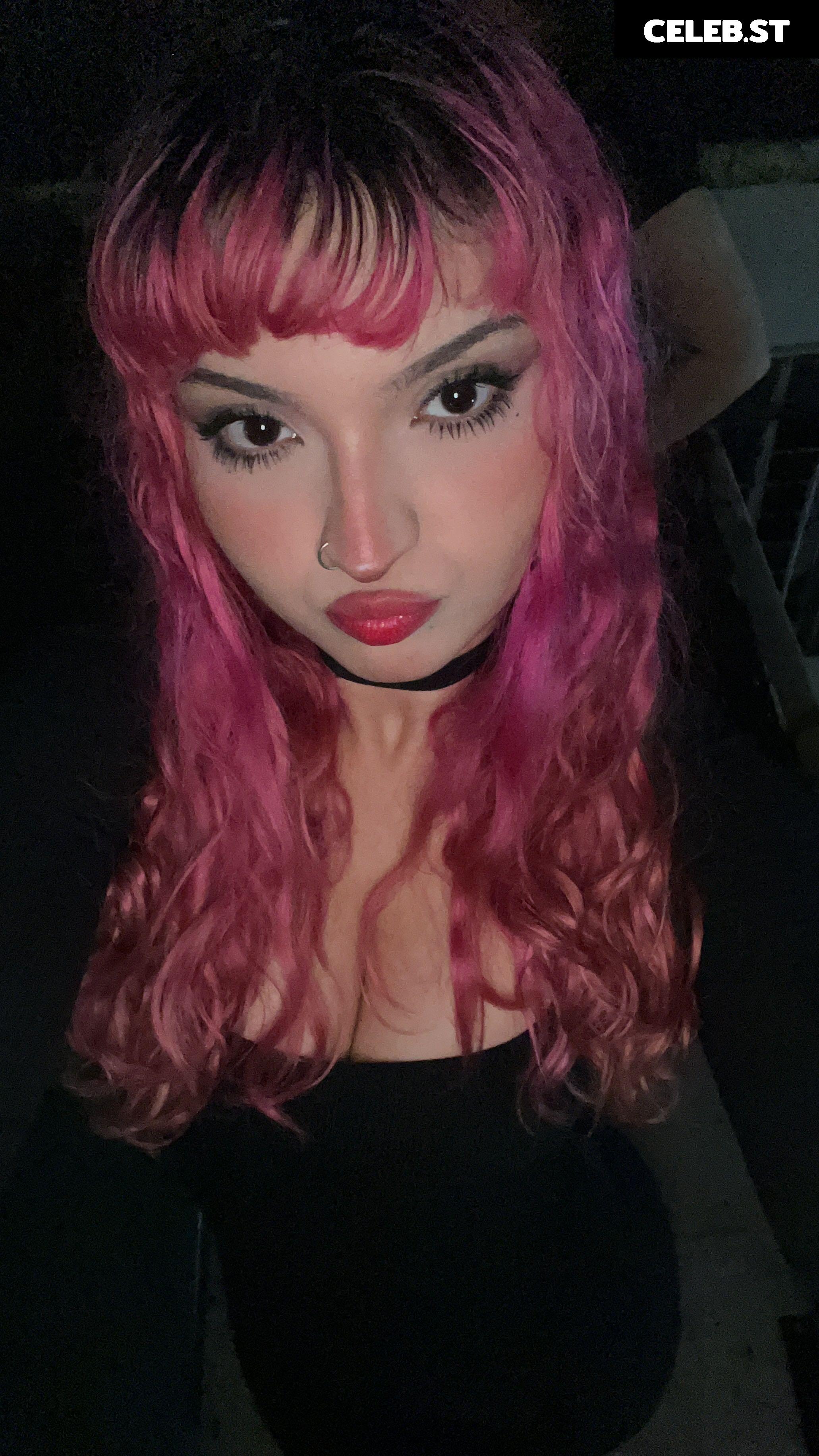 Lilcutiecherie/angelicwaifu_ Image 24229581