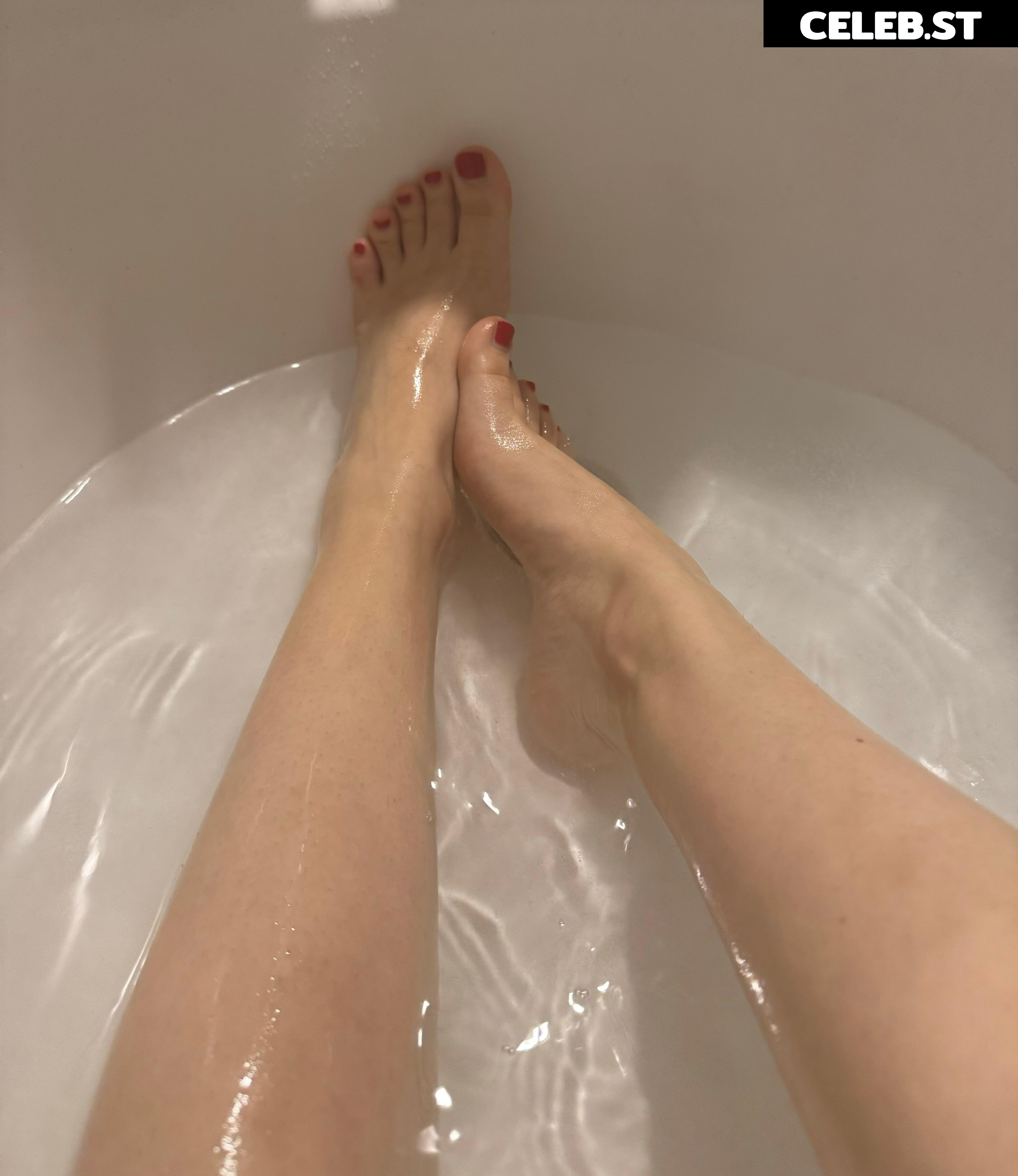 Mona Schon (Italian Streamer) Image 24237514