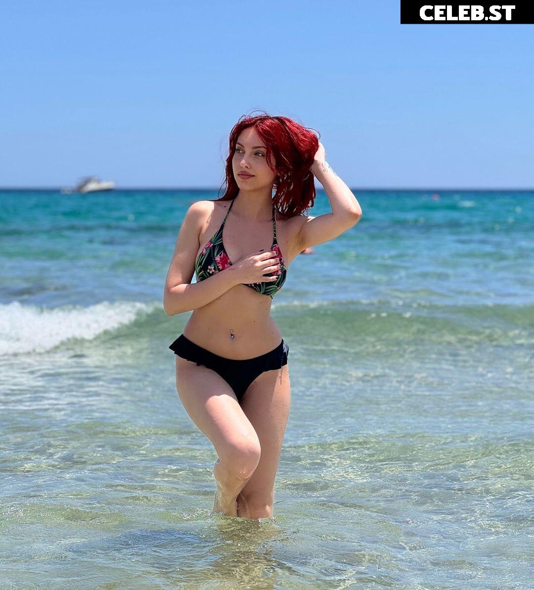 Mona Schon (Italian Streamer) Image 24237533