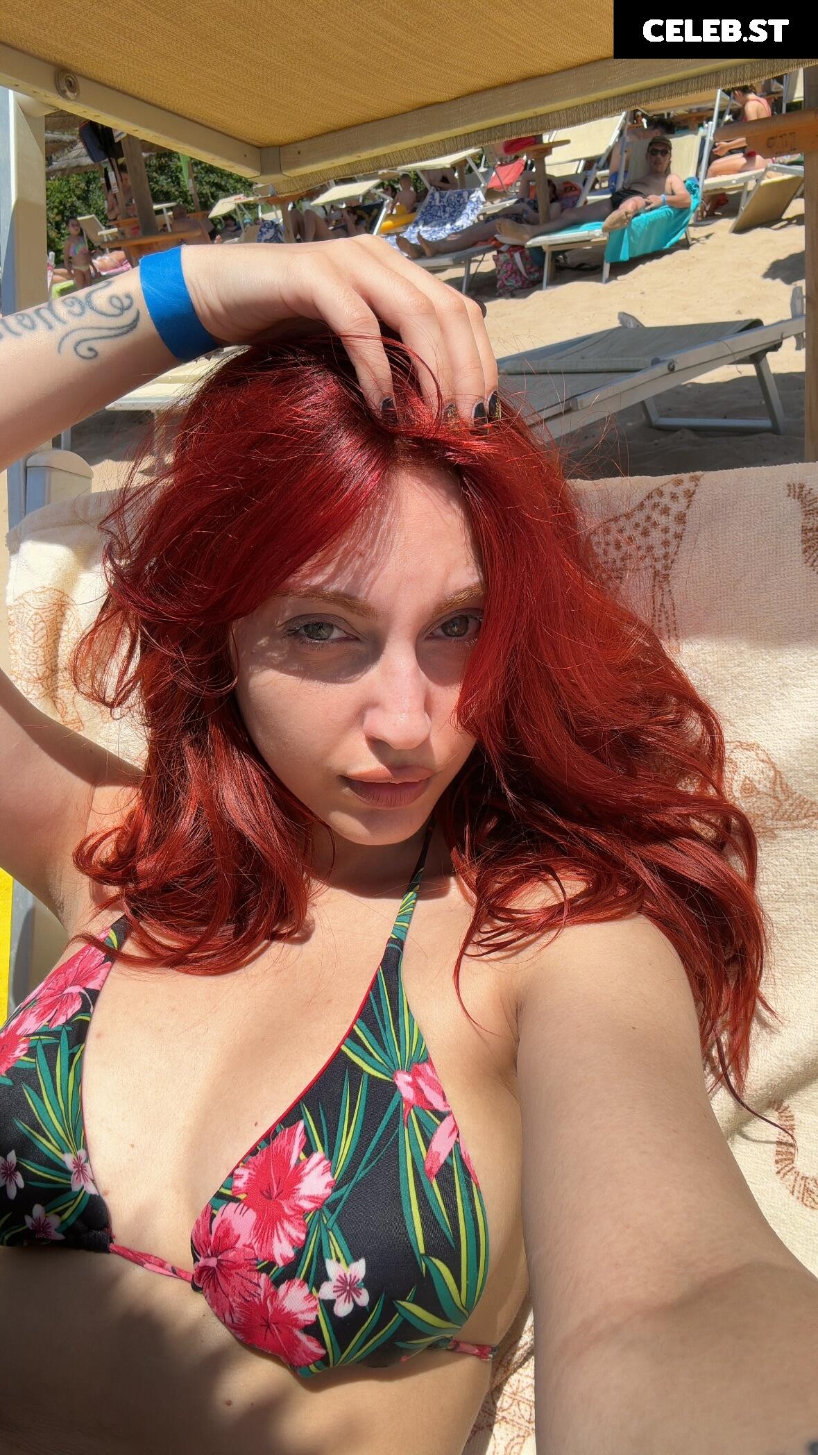 Mona Schon (Italian Streamer) Image 24237536