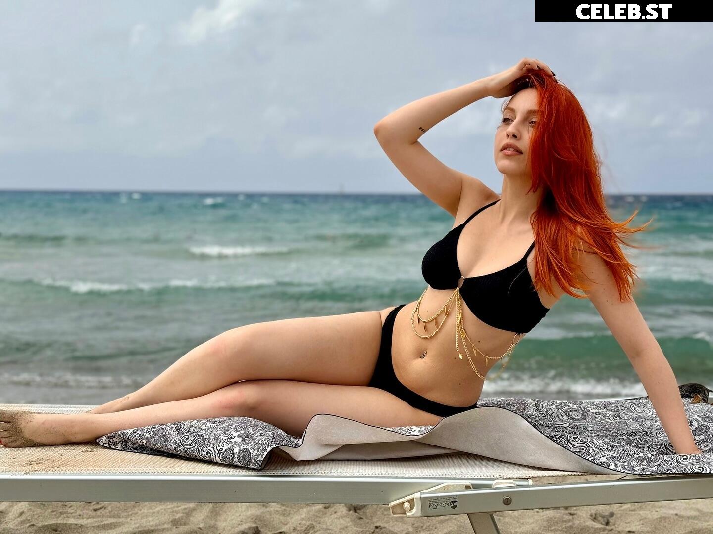 Mona Schon (Italian Streamer) Image 24237535