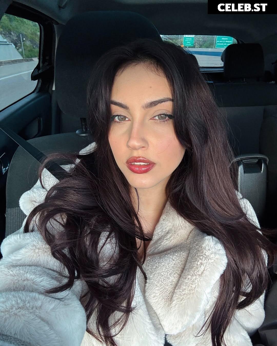 Mona Schon (Italian Streamer) Image 24237561