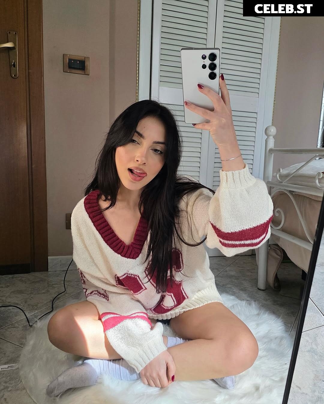 Mona Schon (Italian Streamer) Image 24237568