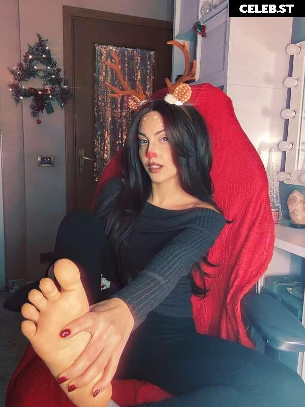 Mona Schon (Italian Streamer) Image 24237551