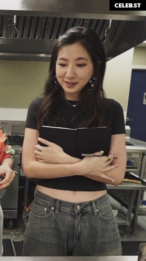 Fuslie (Leslie) Image 24237481