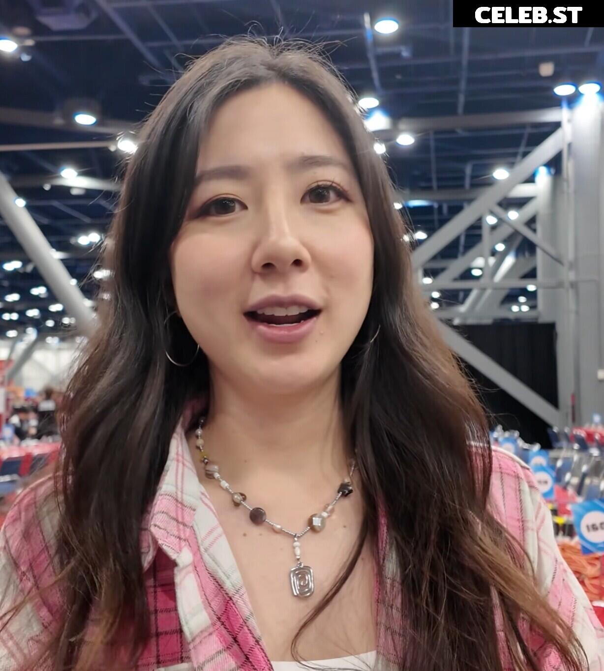 Fuslie (Leslie) Image 24237424