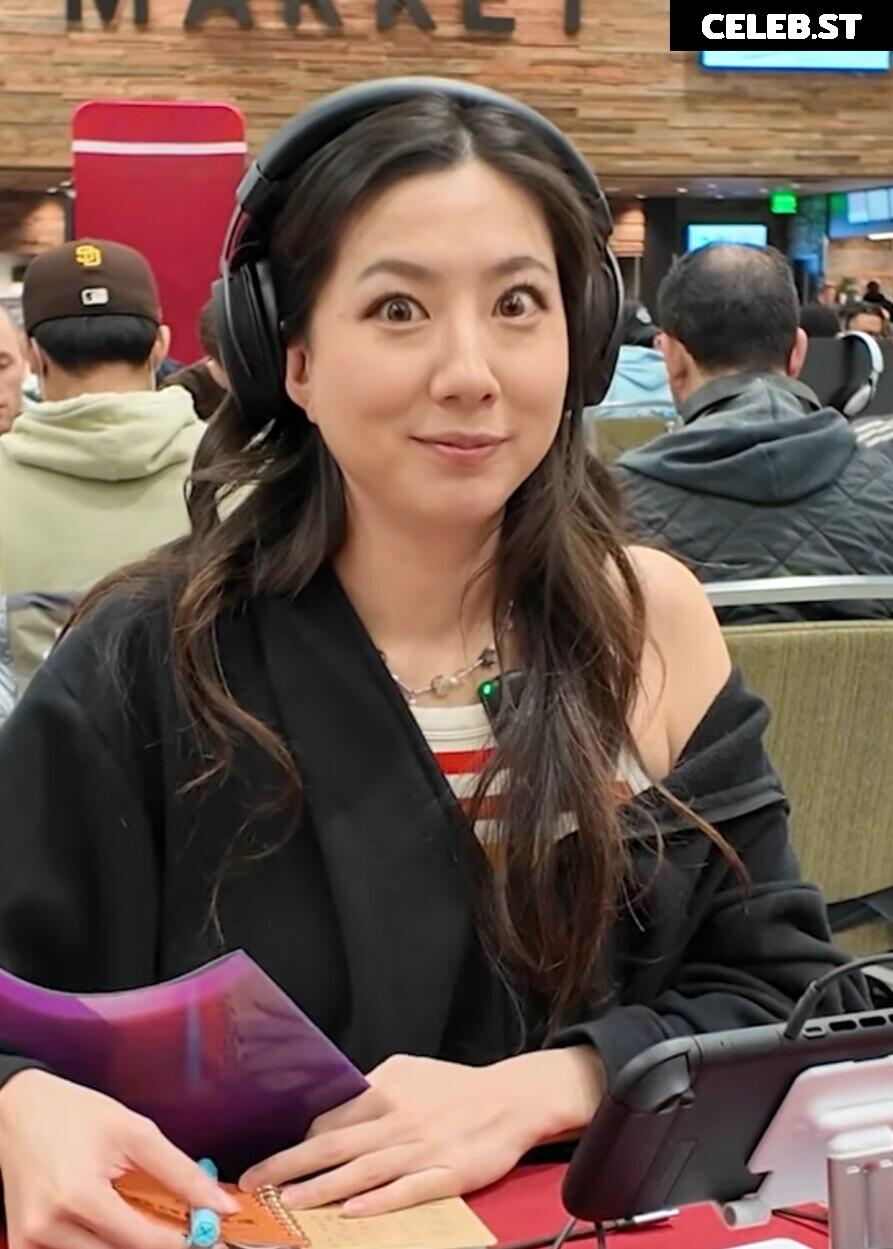 Fuslie (Leslie) Image 24237400