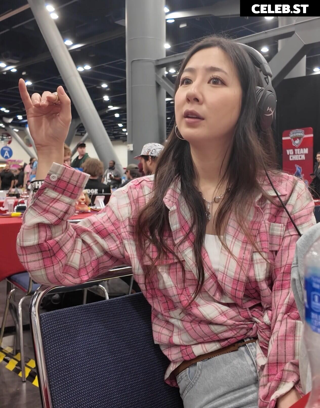 Fuslie (Leslie) Image 24237439