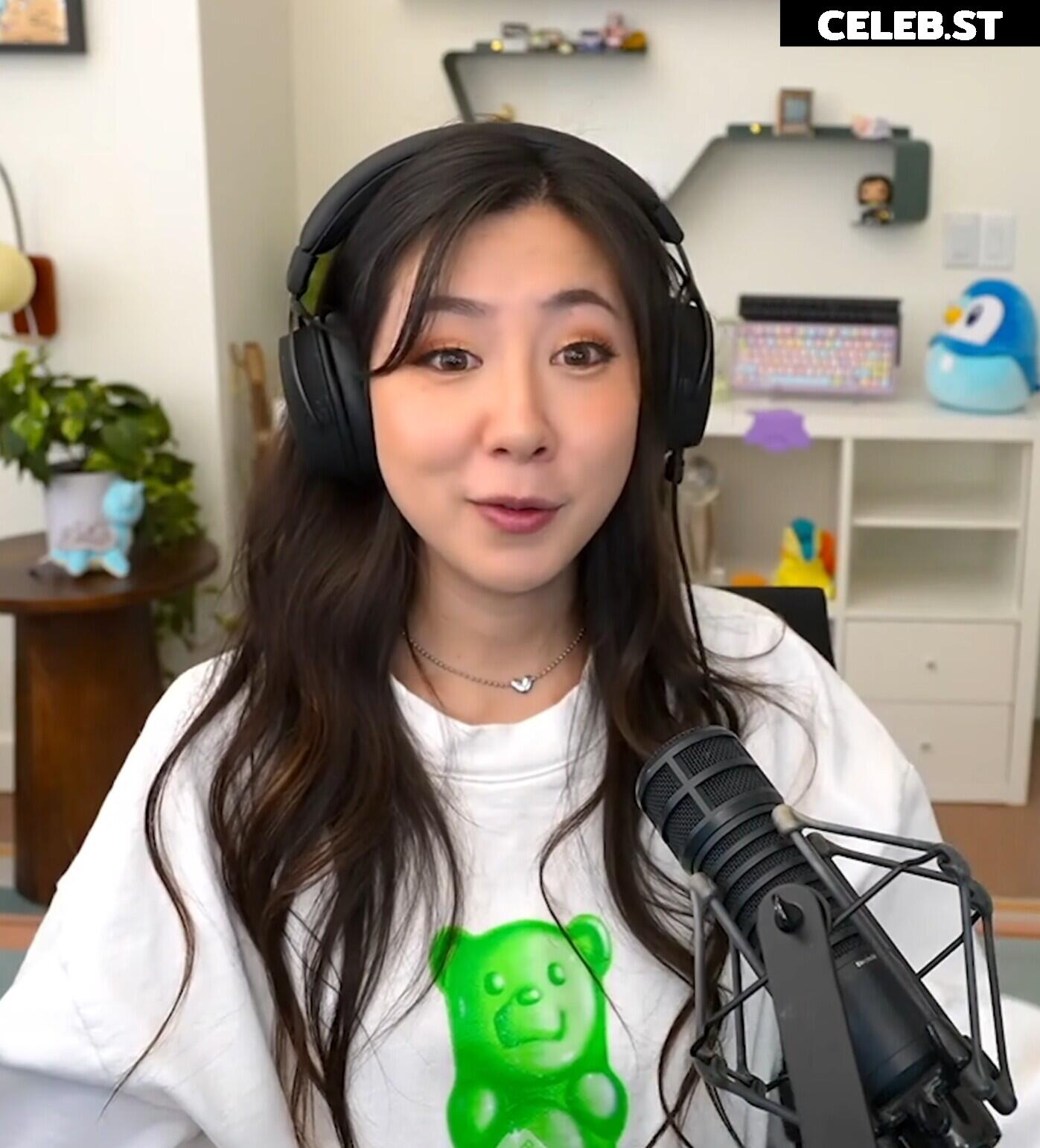 Fuslie (Leslie) Image 24237457