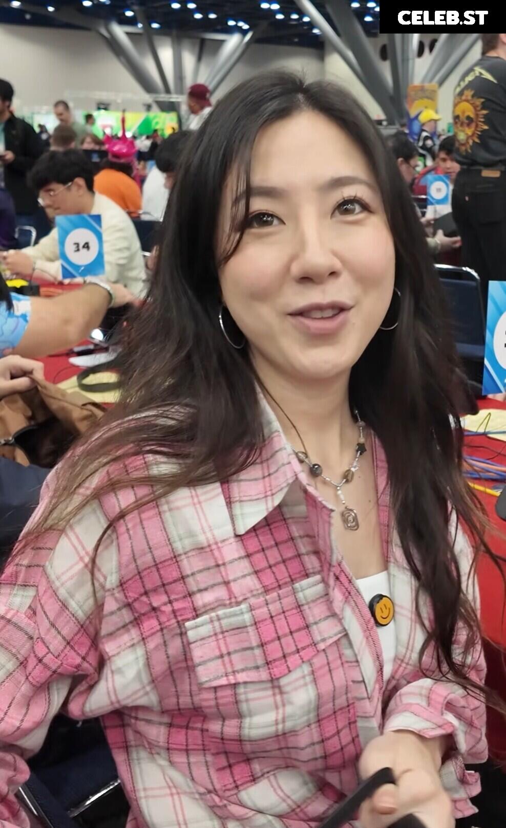 Fuslie (Leslie) Image 24237440