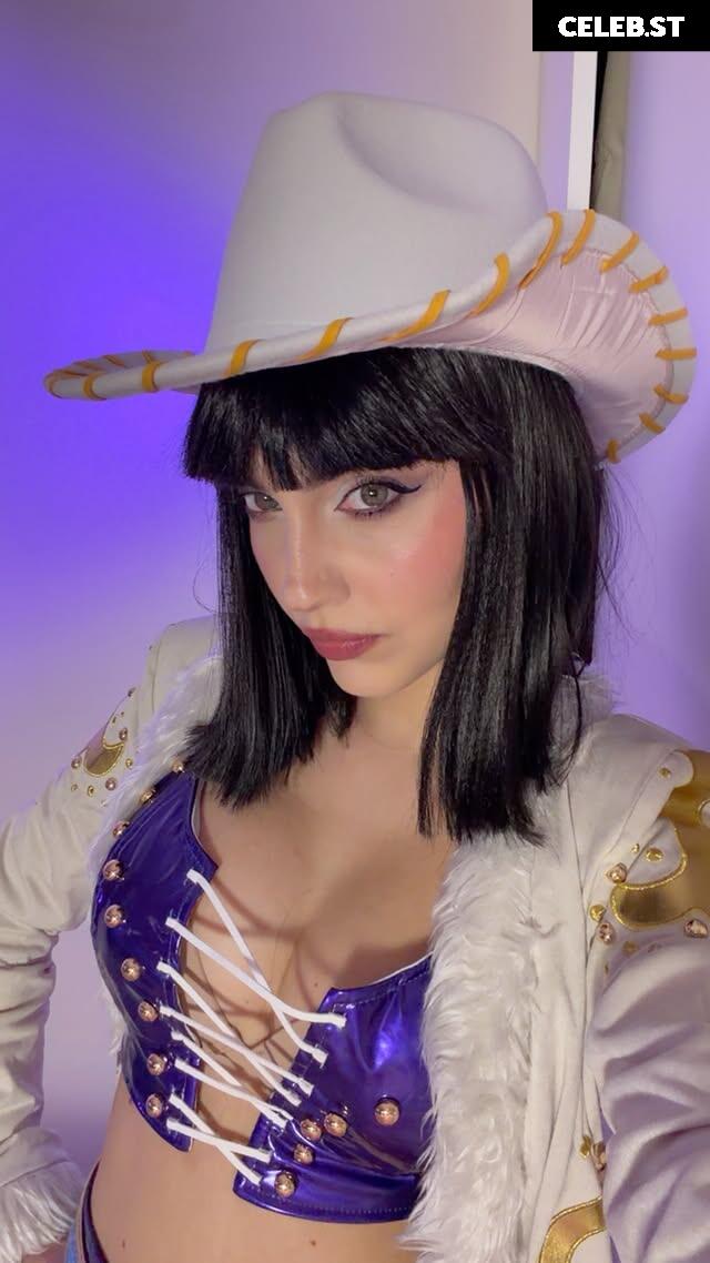 Mona Schon (Italian Streamer) Image 24237713