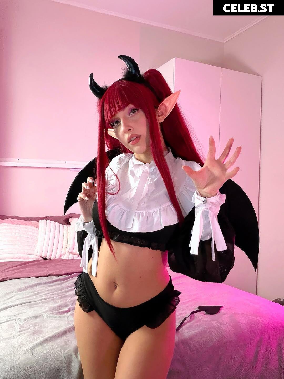 Mona Schon (Italian Streamer) Image 24237711