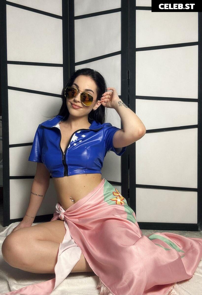 Mona Schon (Italian Streamer) Image 24237680