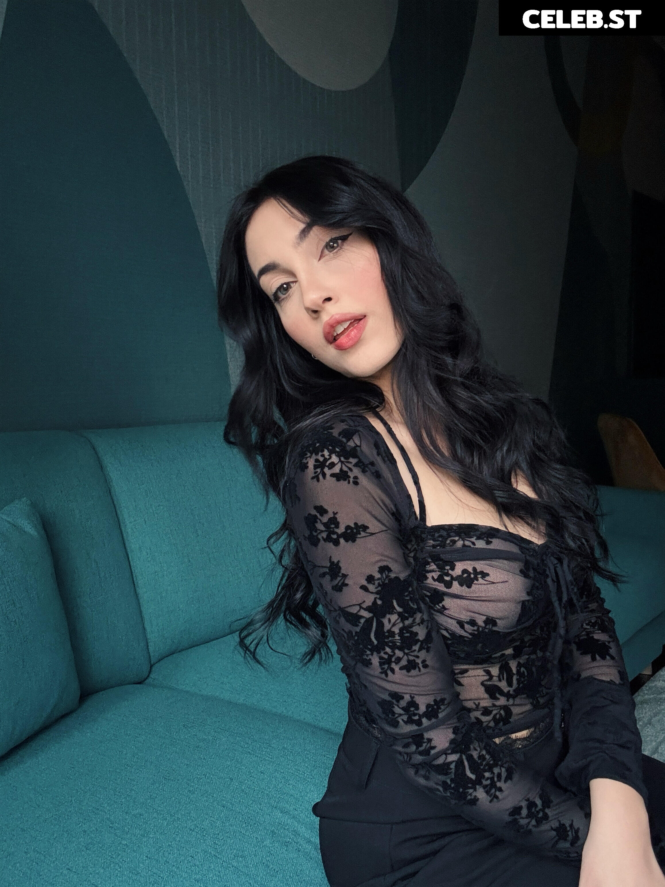 Mona Schon (Italian Streamer) Image 24237621