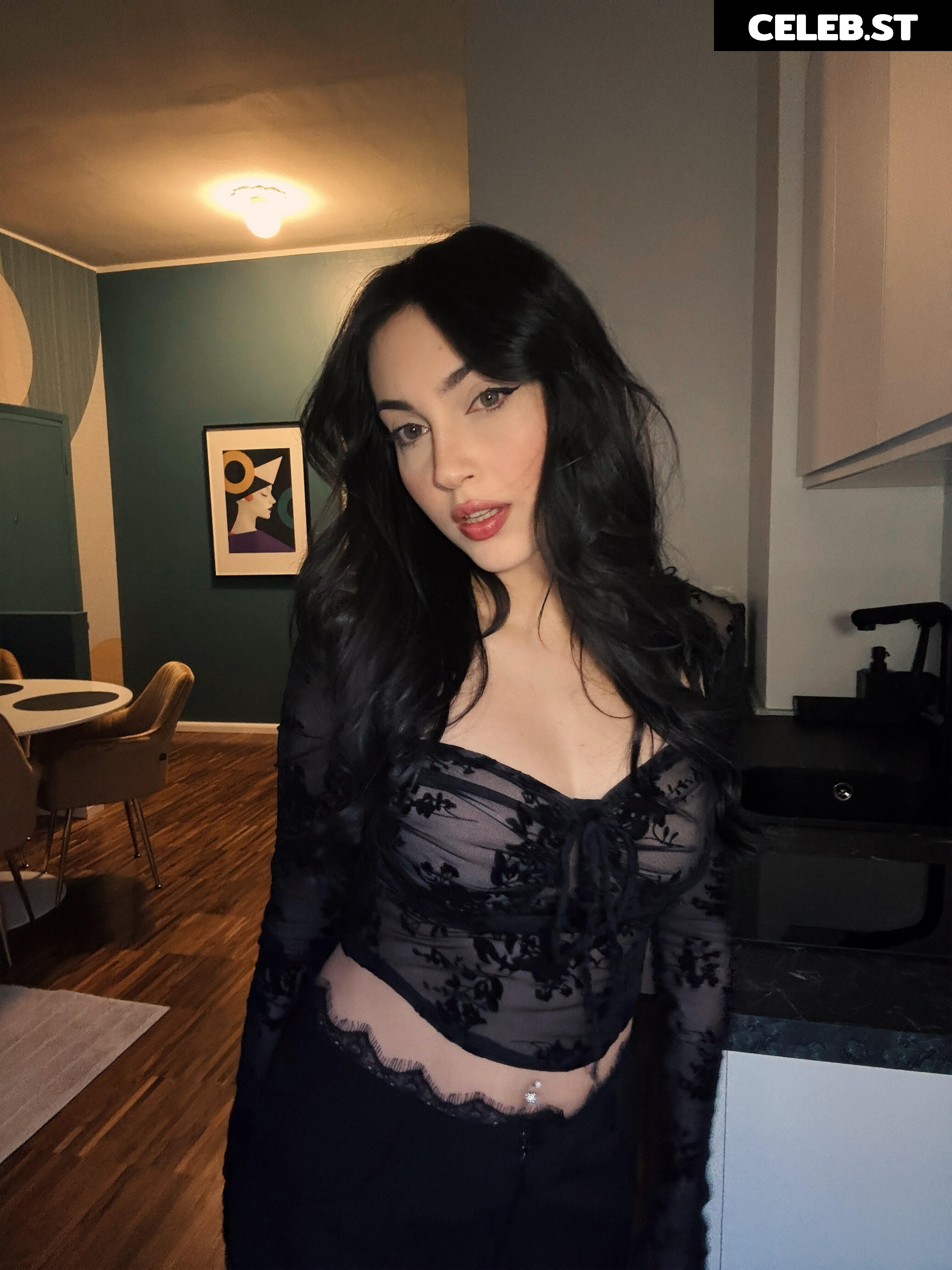 Mona Schon (Italian Streamer) Image 24237620