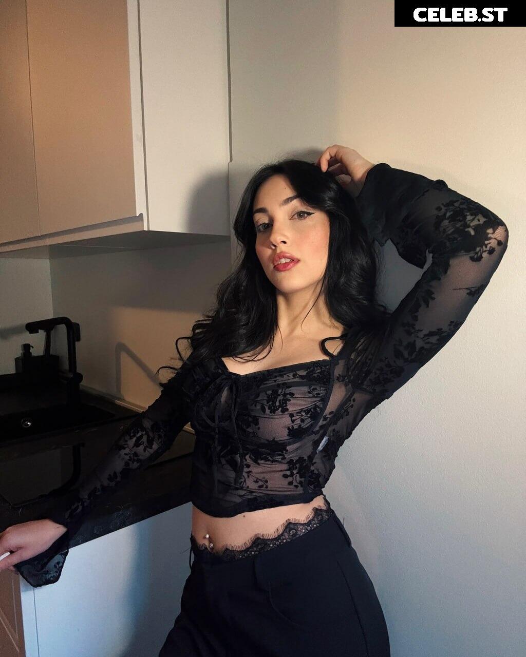 Mona Schon (Italian Streamer) Image 24237613