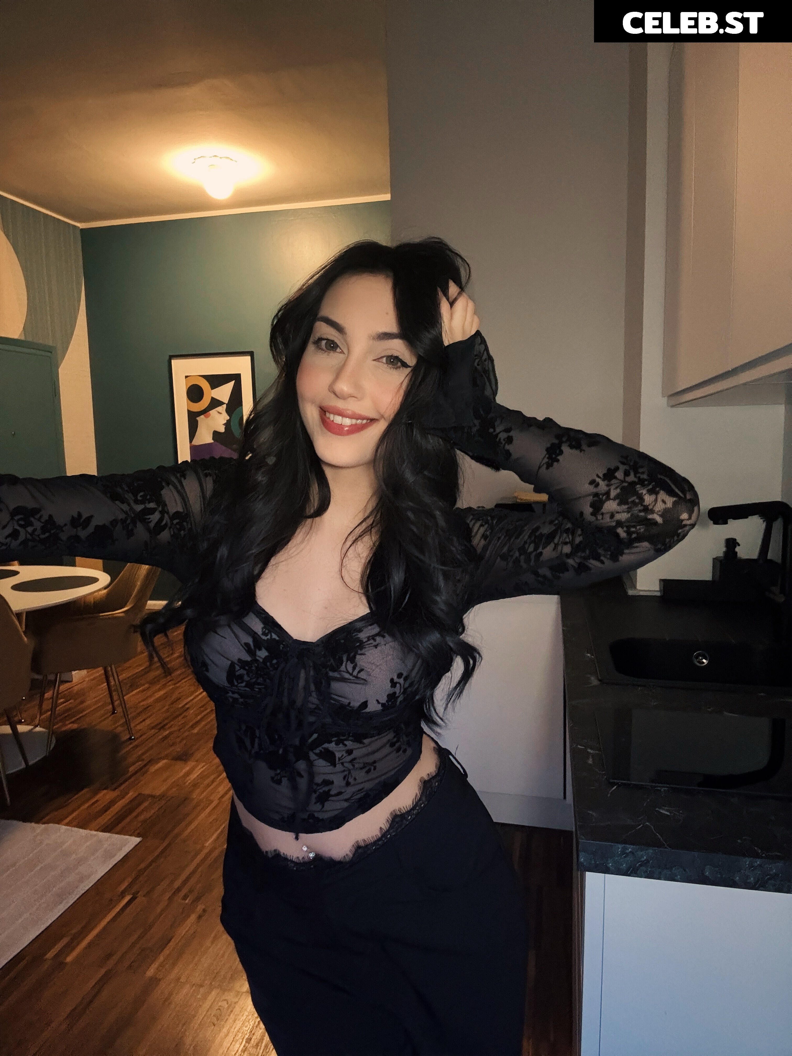 Mona Schon (Italian Streamer) Image 24237619