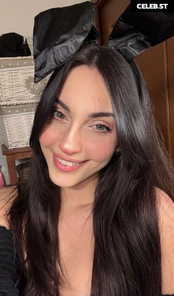 Mona Schon (Italian Streamer) Image 24237638