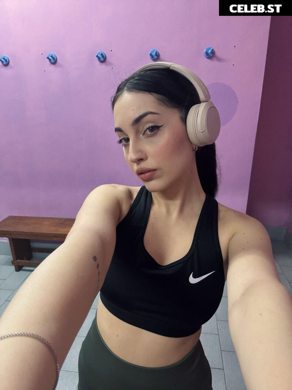 Mona Schon (Italian Streamer) Image 24237661