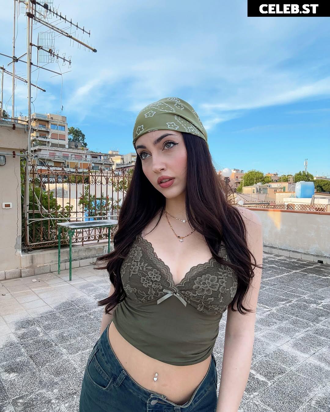 Mona Schon (Italian Streamer) Image 24237664