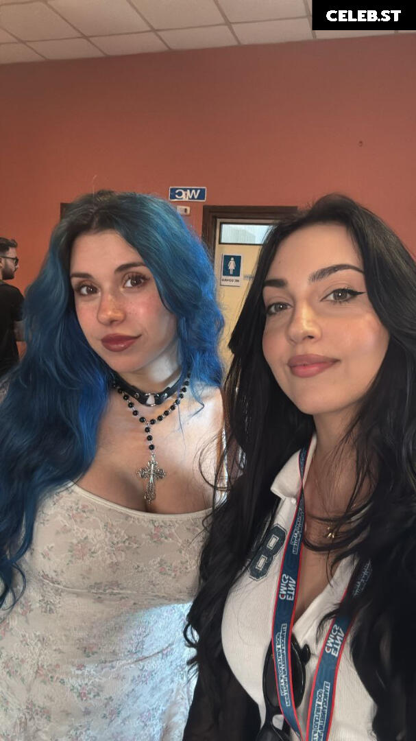 Mona Schon (Italian Streamer) Image 24237652