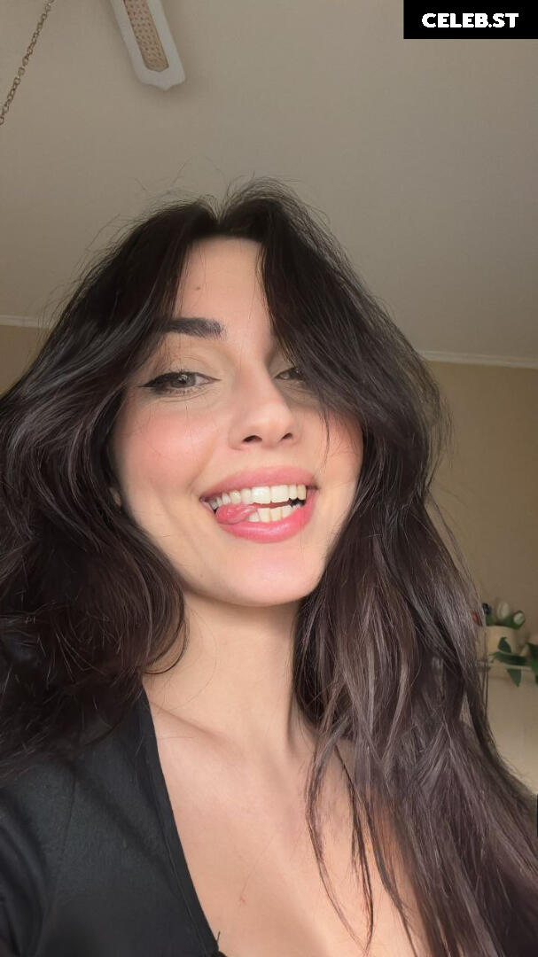 Mona Schon (Italian Streamer) Image 24237655