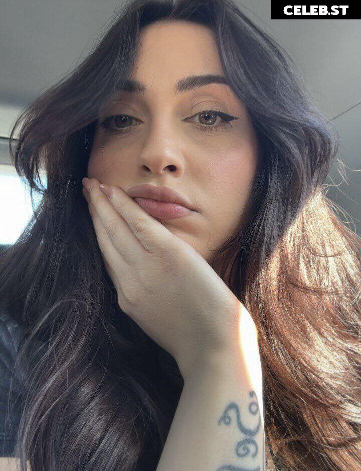 Mona Schon (Italian Streamer) Image 24237654