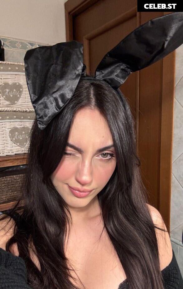 Mona Schon (Italian Streamer) Image 24237646