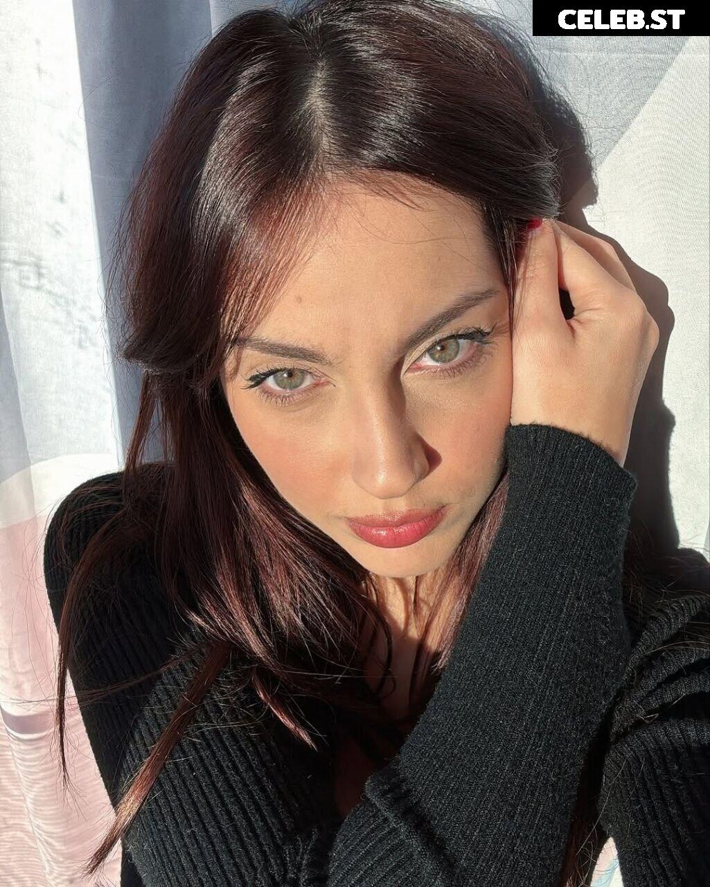 Mona Schon (Italian Streamer) Image 24237645