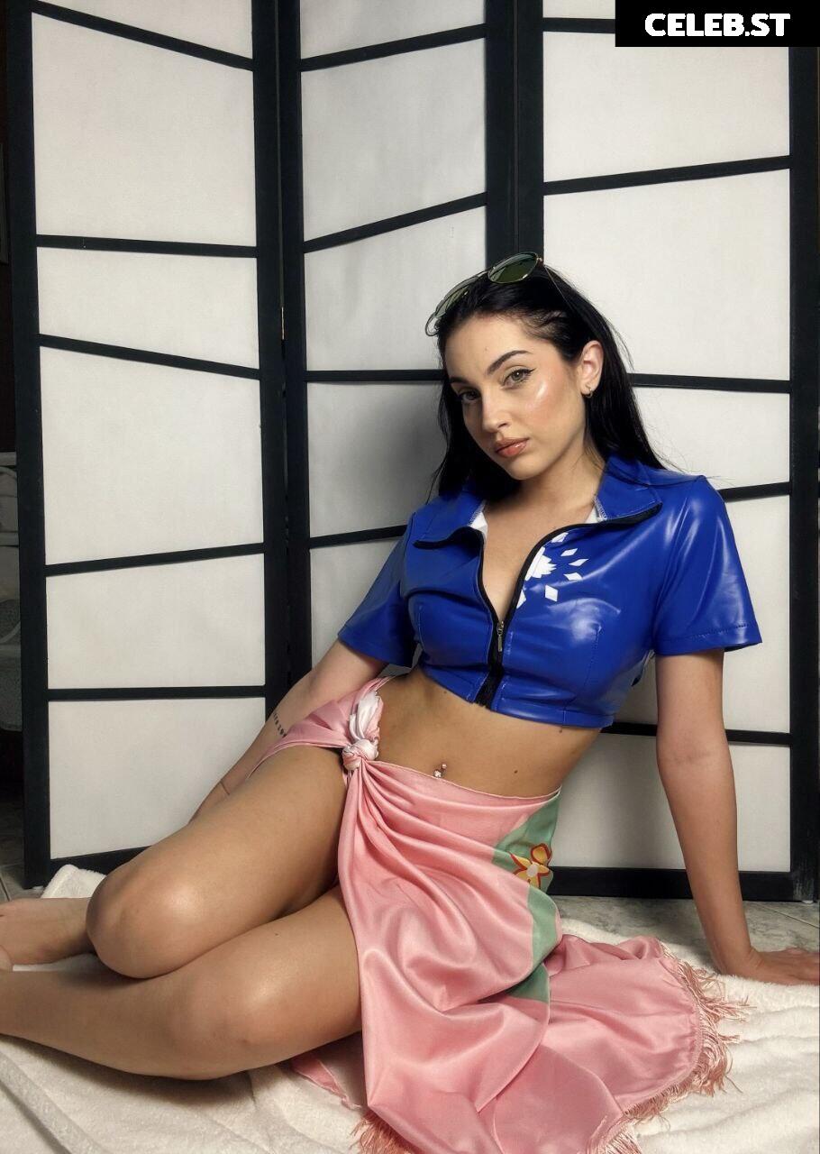 Mona Schon (Italian Streamer) Image 24237678