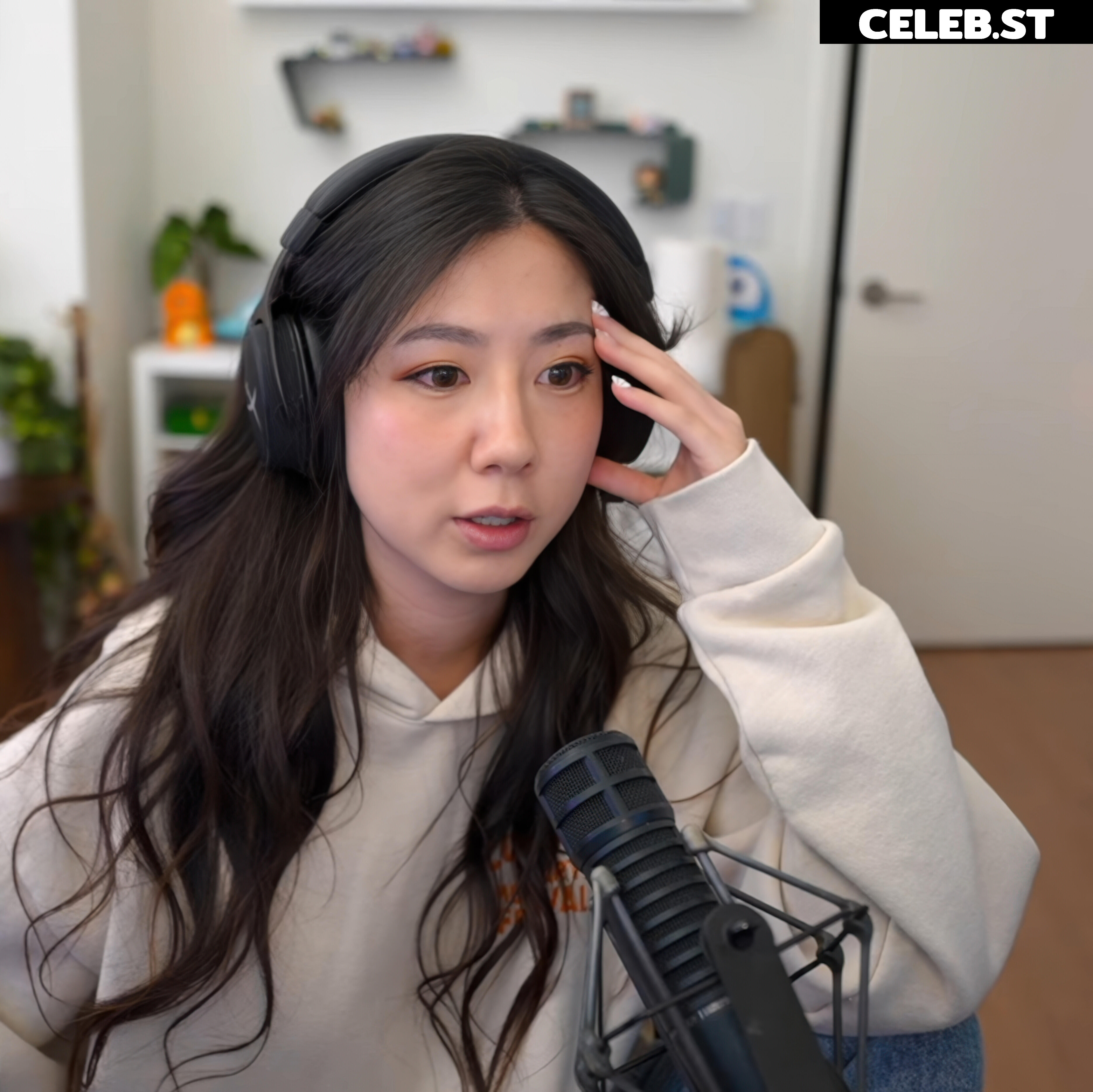 Fuslie (Leslie) Image 24237192