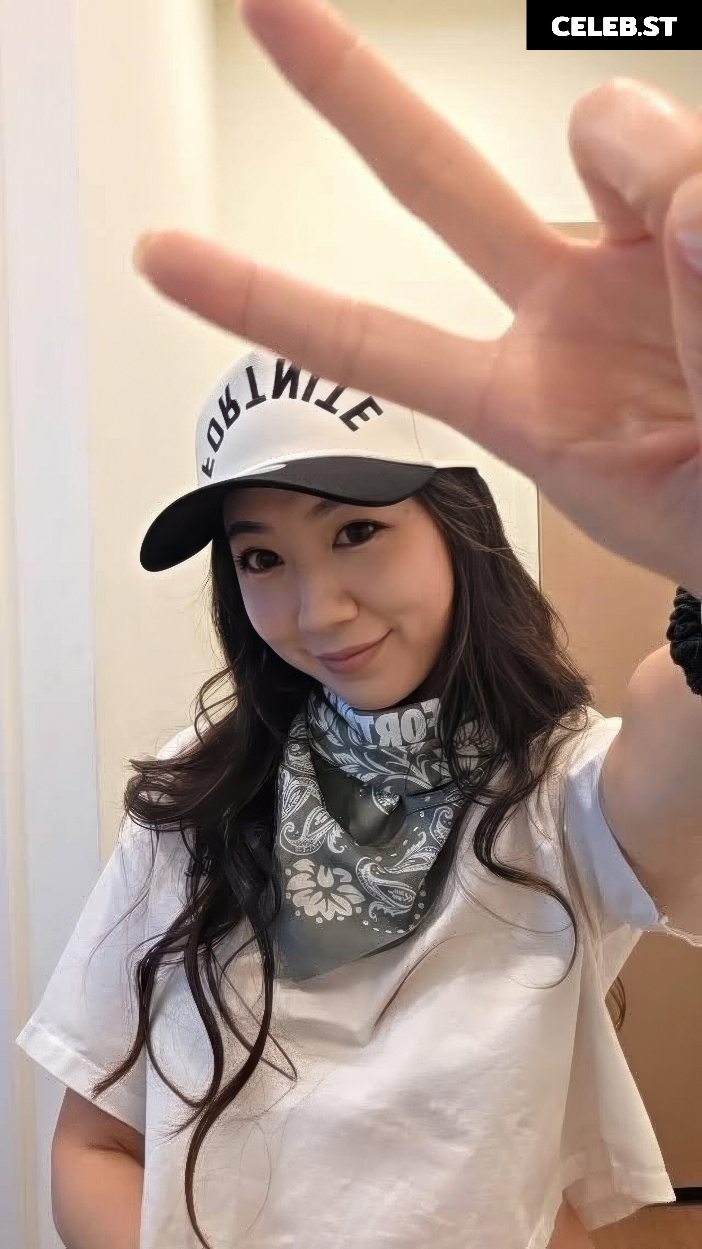 Fuslie (Leslie) Image 24237197