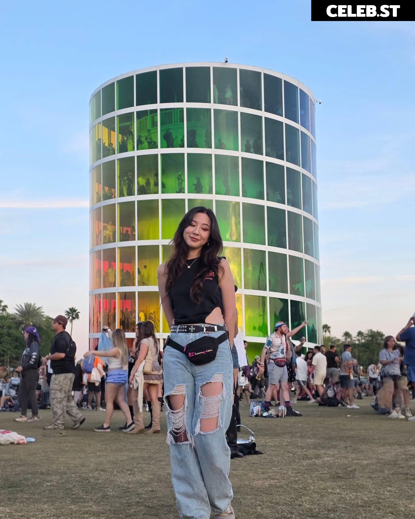Fuslie (Leslie) Image 24237121