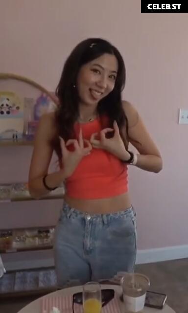 Fuslie (Leslie) Image 24237129
