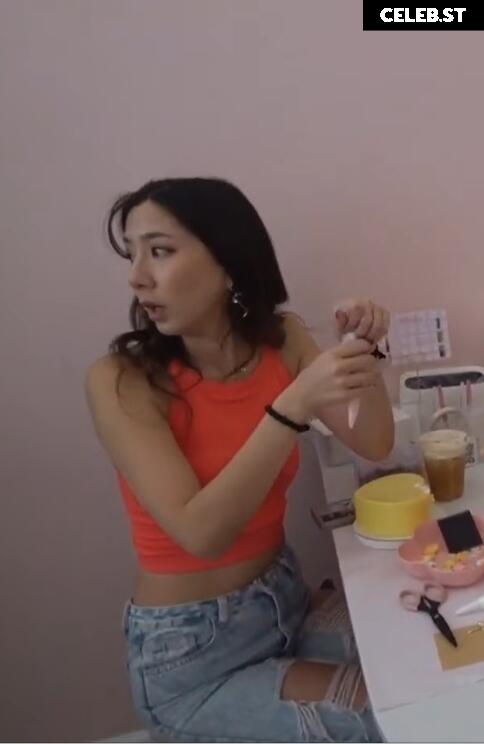 Fuslie (Leslie) Image 24237131