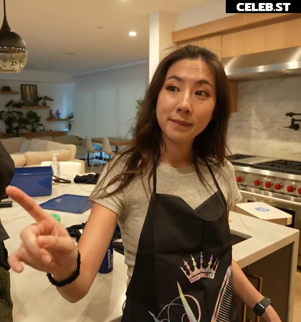 Fuslie (Leslie) Image 24237141