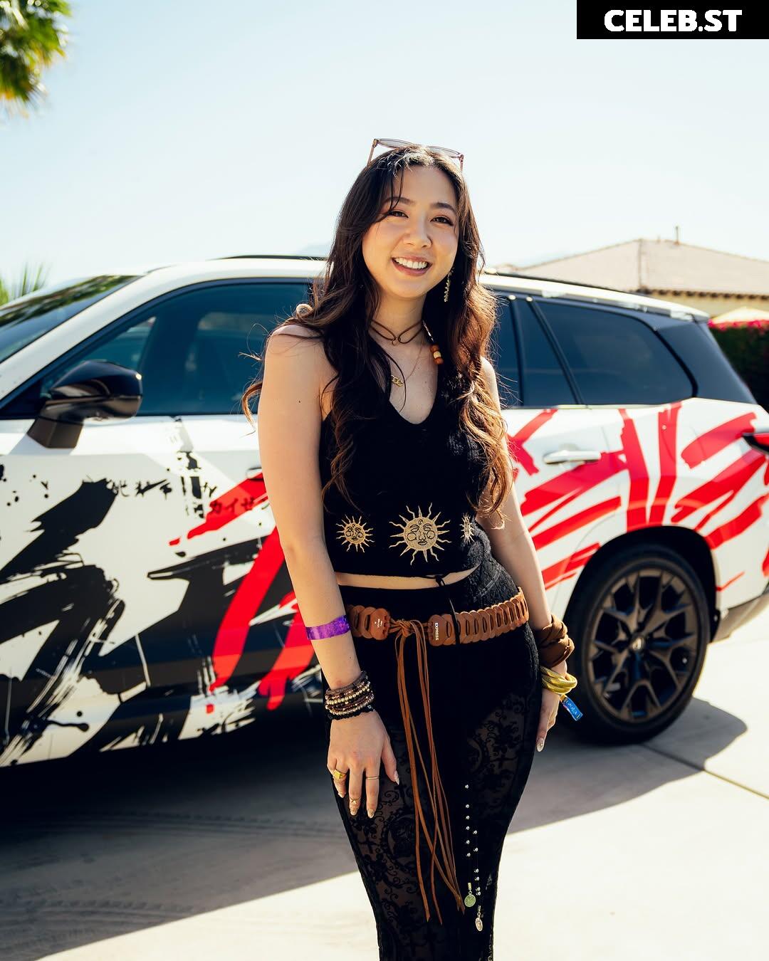 Fuslie (Leslie) Image 24237091