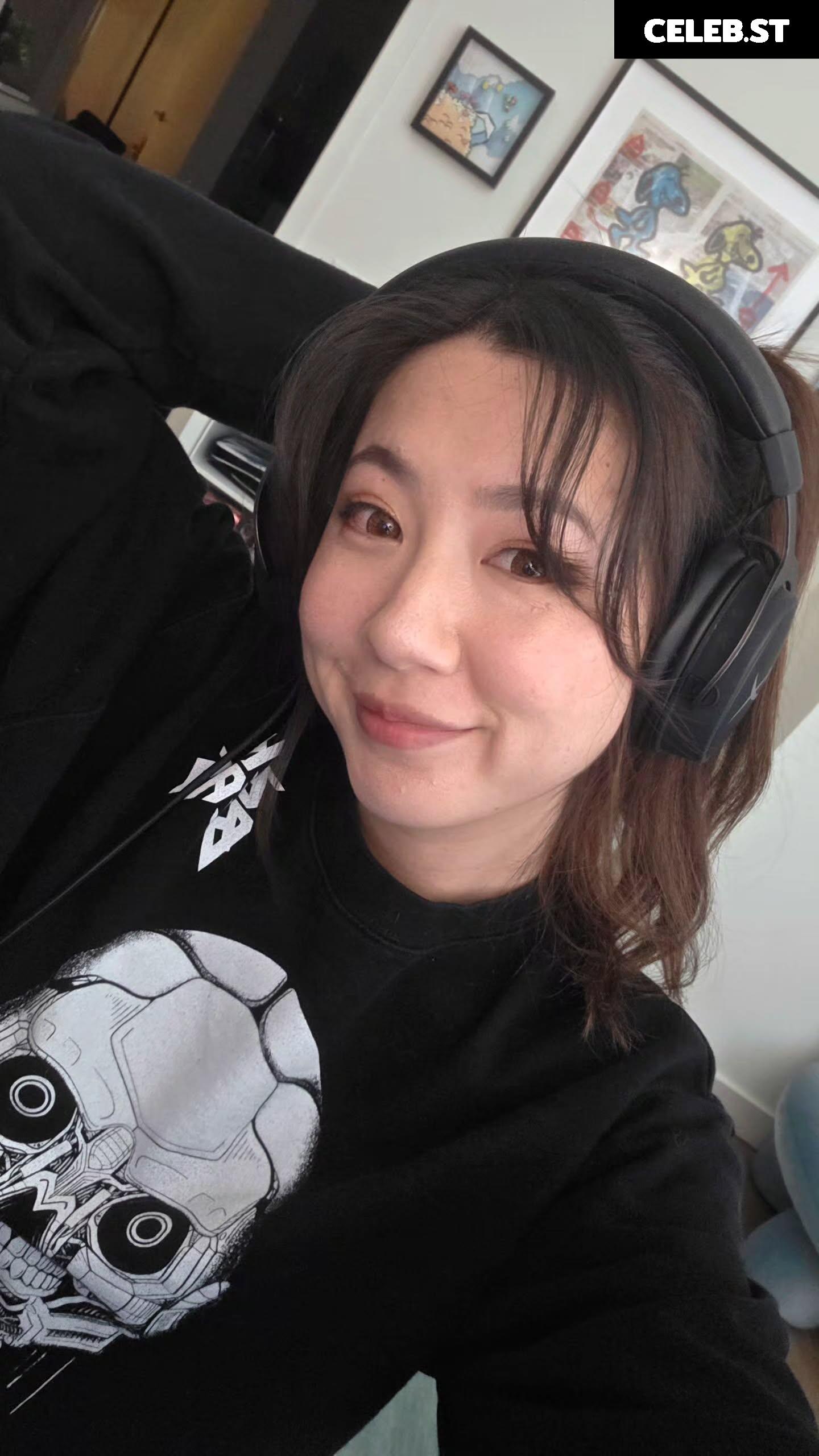 Fuslie (Leslie) Image 24237085