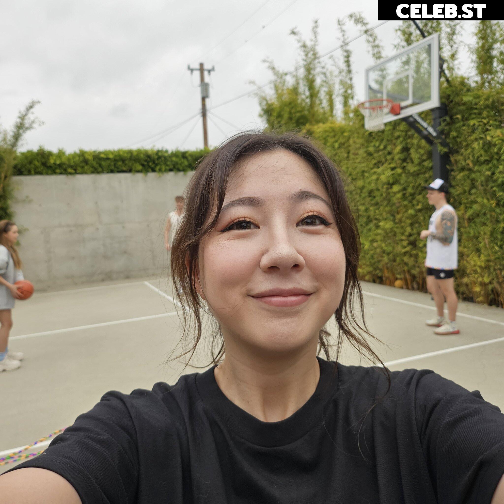 Fuslie (Leslie) Image 24237021