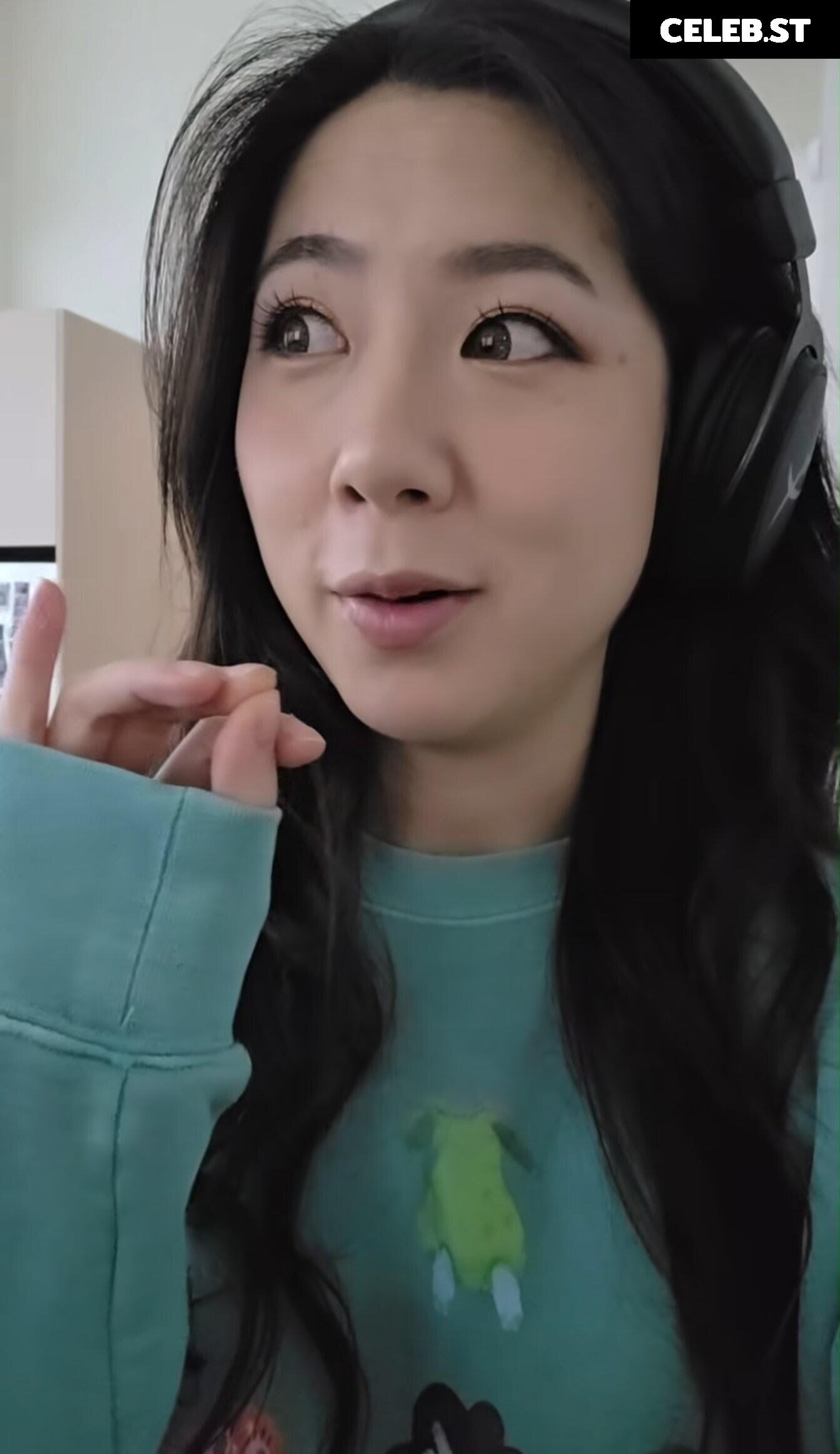 Fuslie (Leslie) Image 24237381