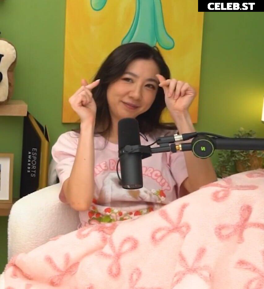 Fuslie (Leslie) Image 24237389