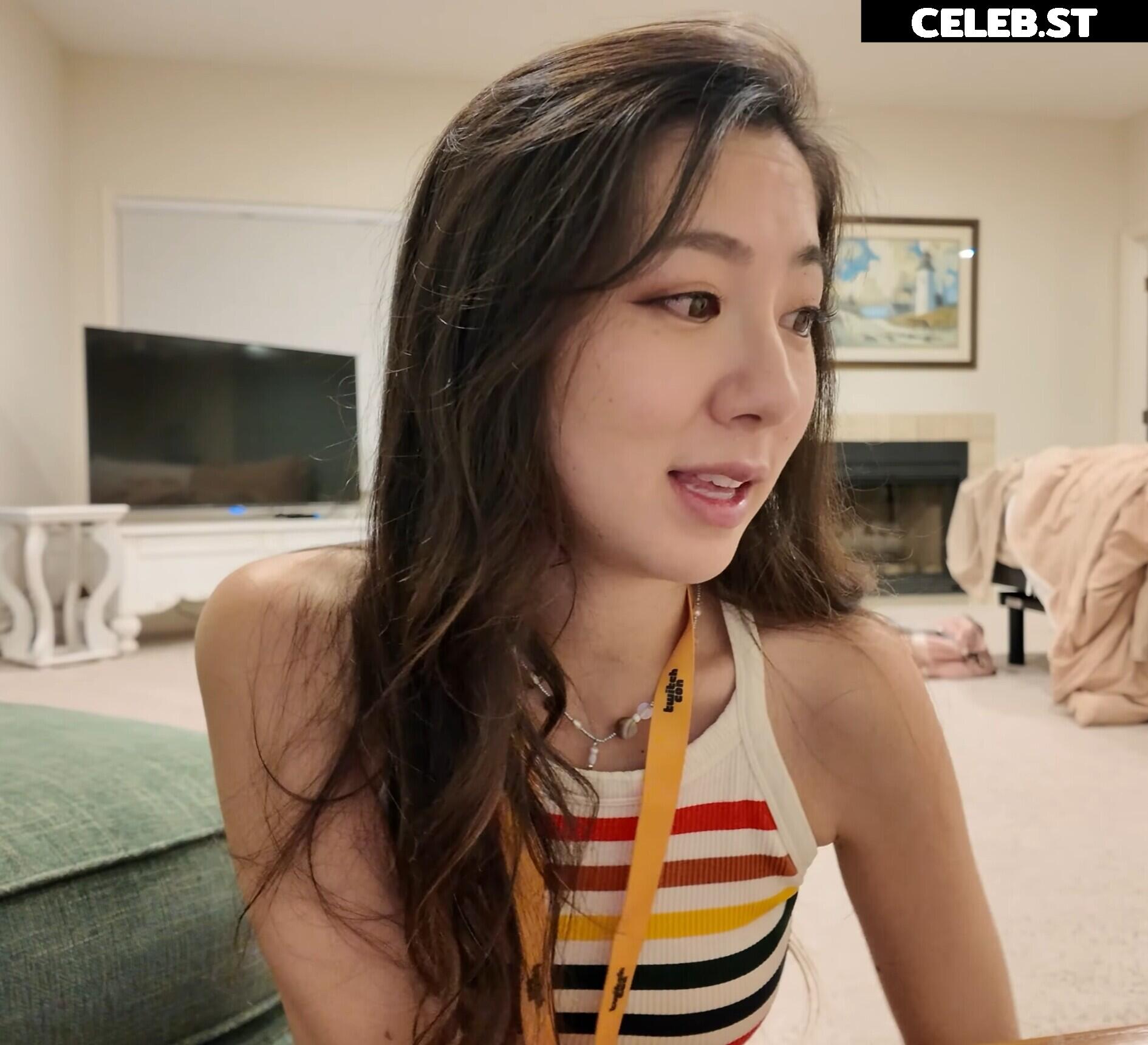 Fuslie (Leslie) Image 24237305