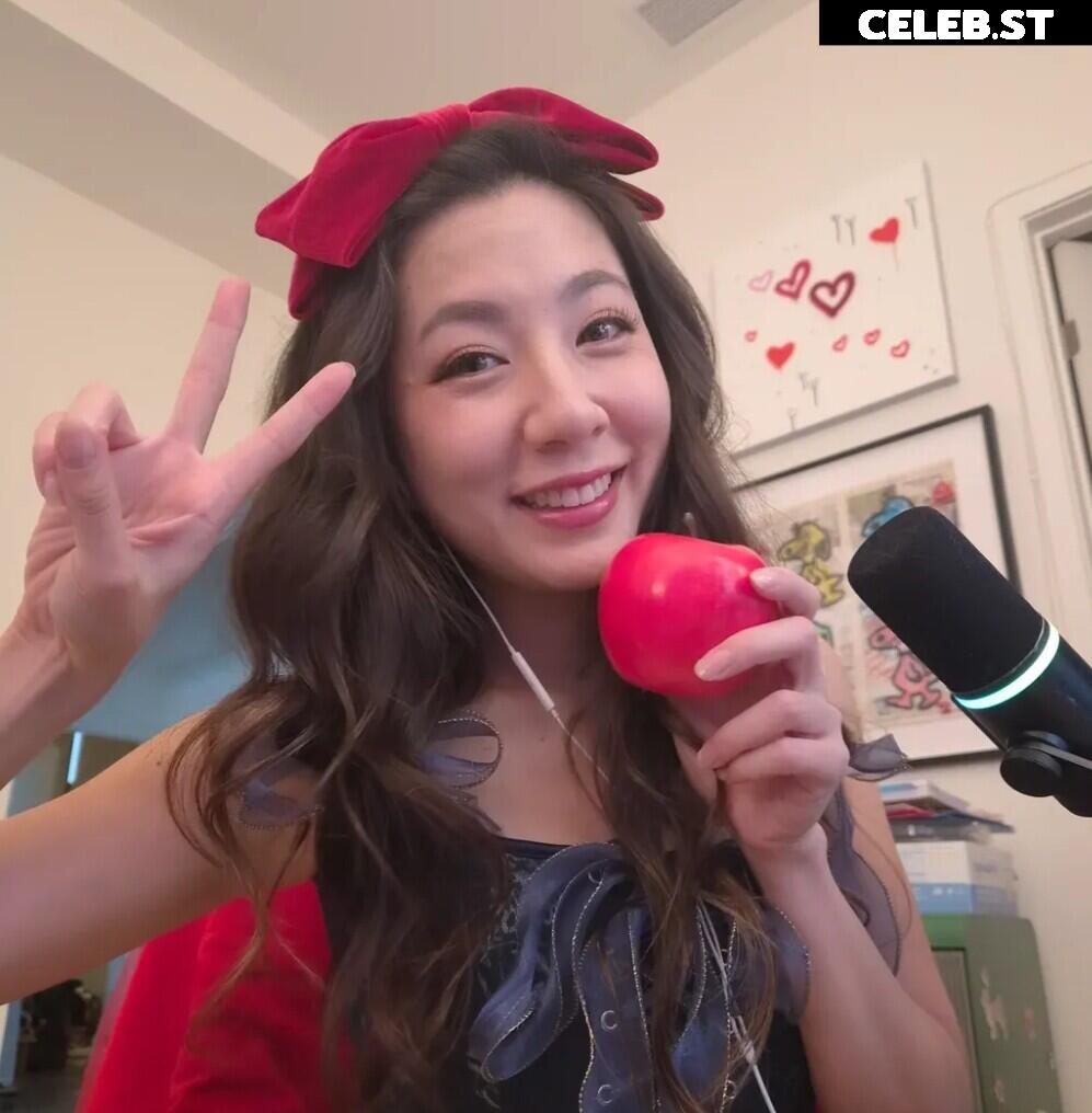 Fuslie (Leslie) Image 24237331