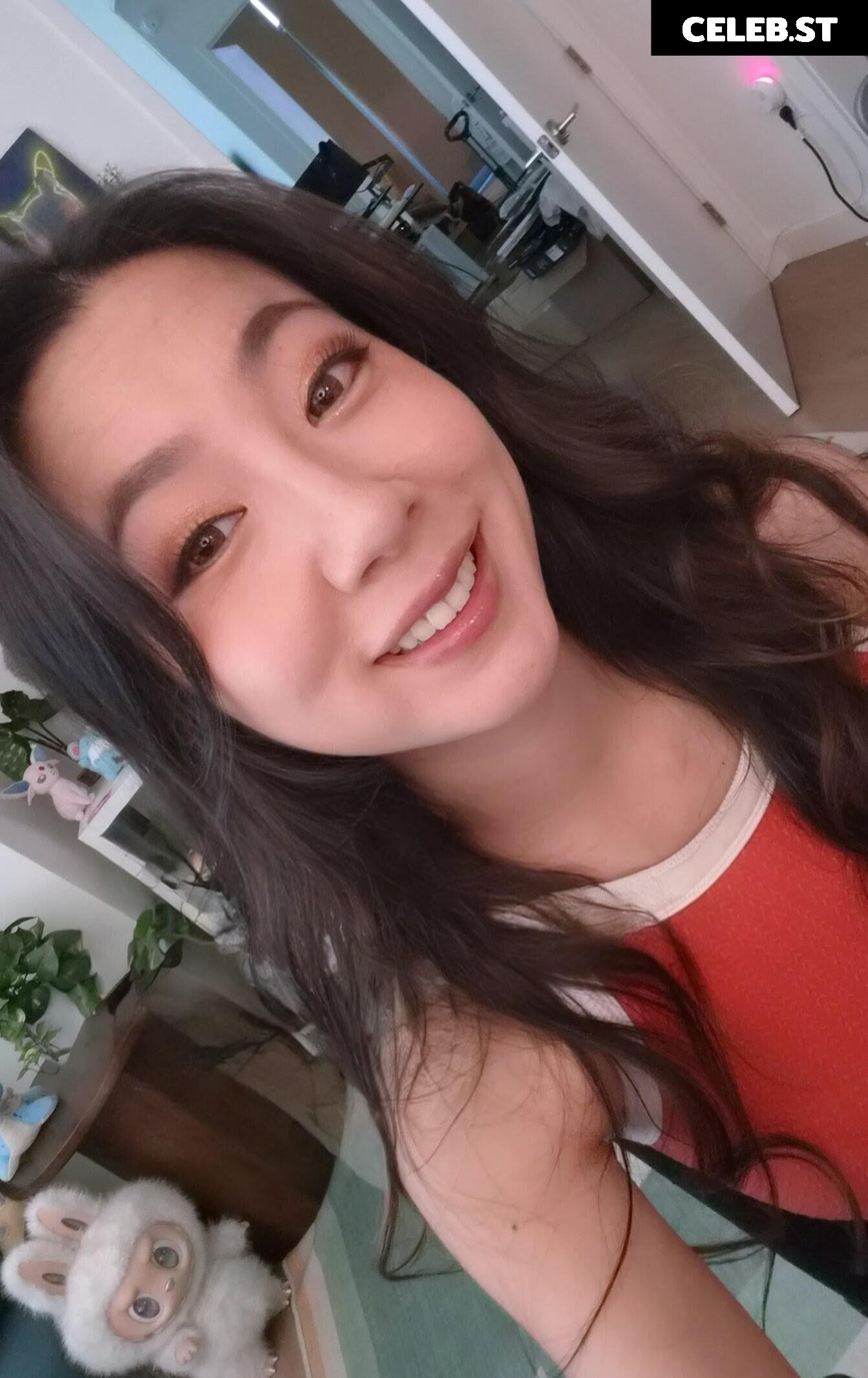 Fuslie (Leslie) Image 24237337
