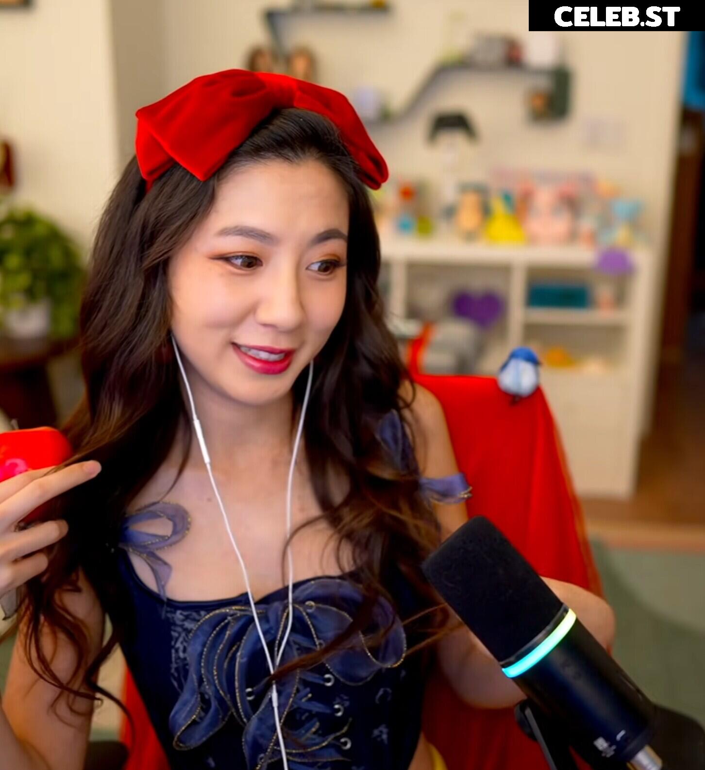 Fuslie (Leslie) Image 24237336