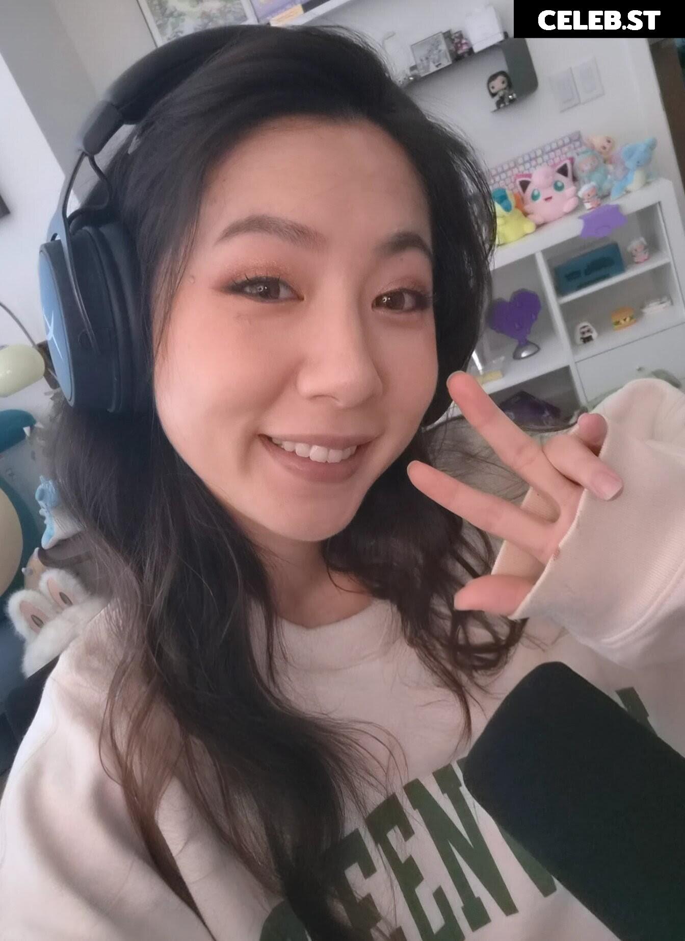 Fuslie (Leslie) Image 24237338